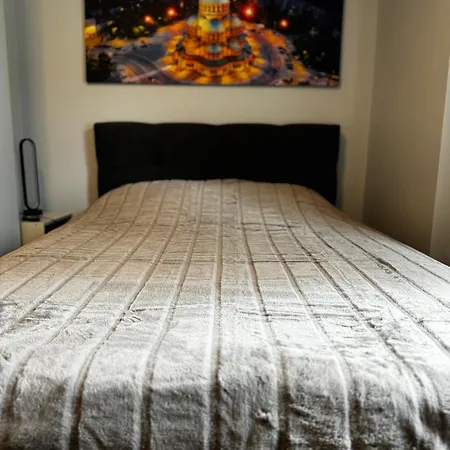 Urban Elegance By Eagles' Bridge Apartment *